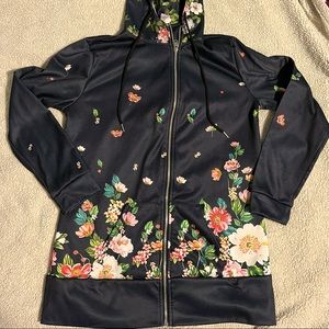 Very pretty hoodie. Womens 2XL but fits like a large.